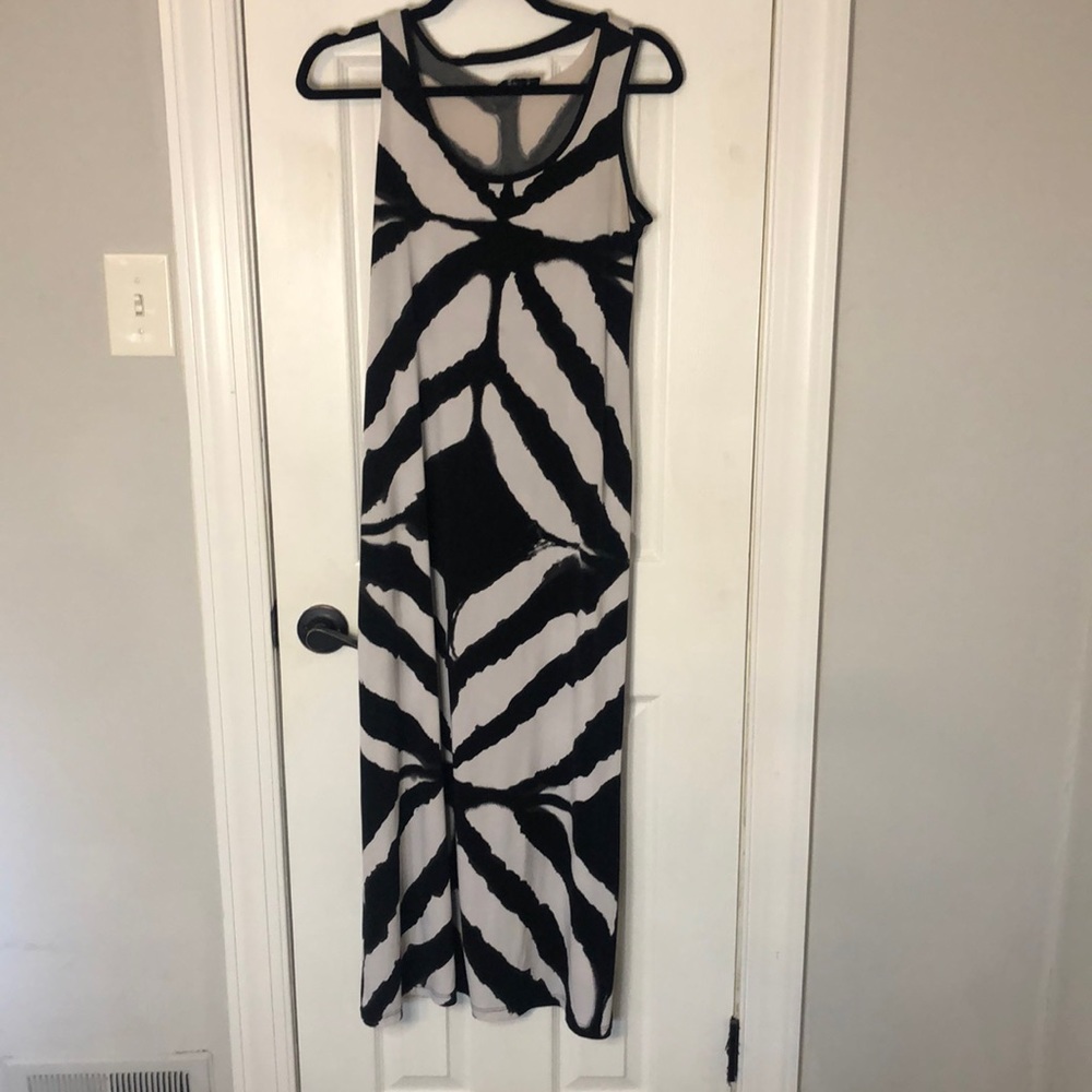 Super Flattering Light weight Summer midi Dress